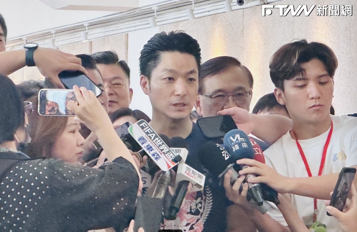 沈伯洋勘災遭酸「白鞋白到發亮」　蔣萬安：